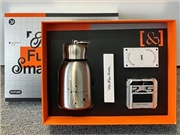 科技公司的商務(wù)禮品怎么定制？這套機(jī)甲風(fēng)禮盒客戶(hù)見(jiàn)了就夸??