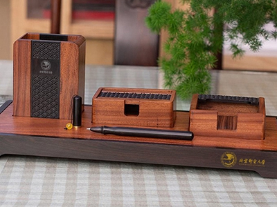 大學校慶禮品清單賞析，每份都是專屬定制