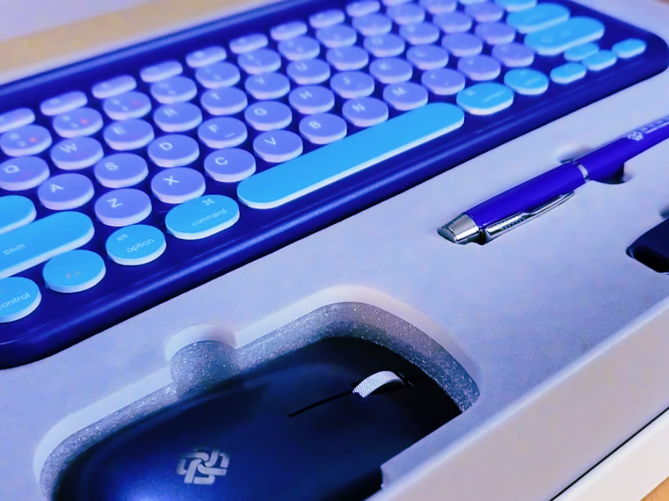 公司周年慶禮品如何定制？中禮集四階策略打造現(xiàn)象級(jí)慶典