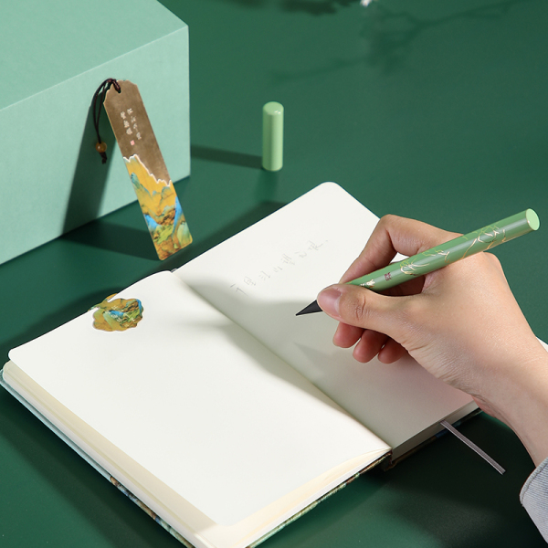 女神節(jié)日商務(wù)套裝 智能保溫杯+絲綢筆記本+永恒筆+書(shū)簽 +書(shū)扣 三八節(jié)日禮品