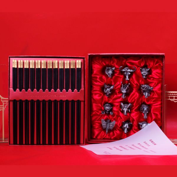 2023年高檔新年禮盒 筷子12+生肖酒杯12 新年送領(lǐng)導(dǎo)什么2