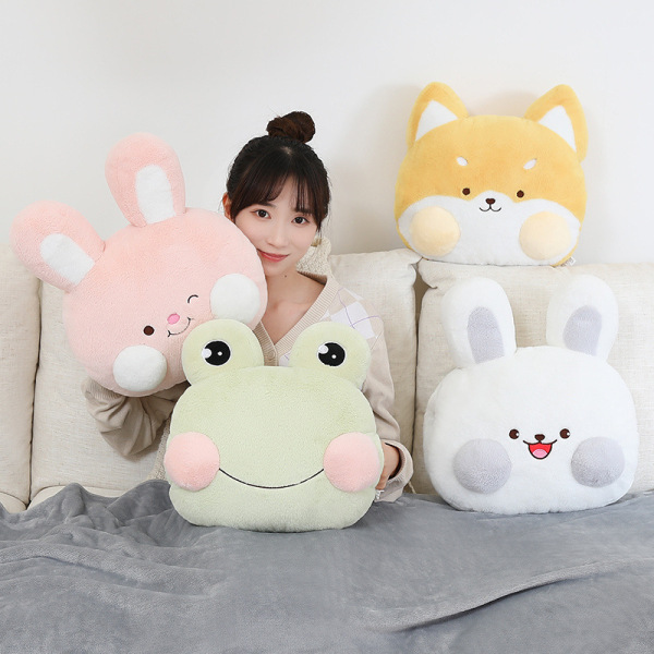 可愛(ài)軟萌午休抱枕毛毯 卡通暖手動(dòng)物抱枕 公司員工生日禮物1