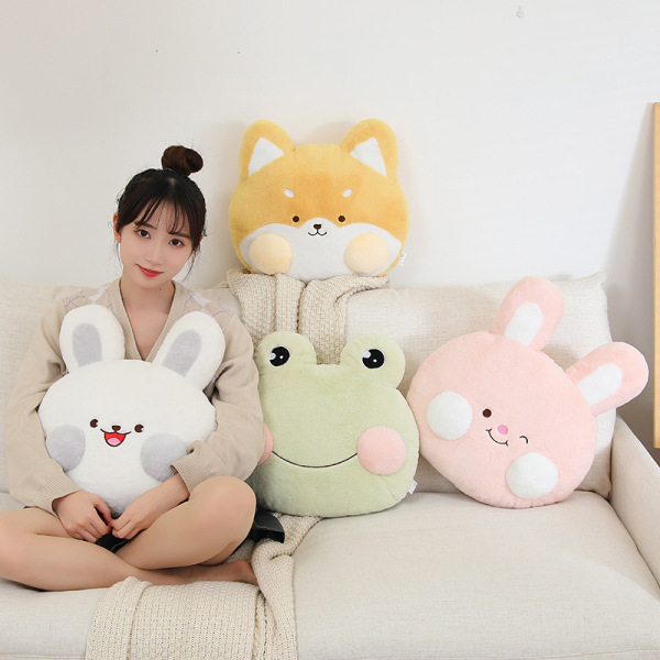 可愛(ài)軟萌午休抱枕毛毯 卡通暖手動(dòng)物抱枕 公司員工生日禮物4