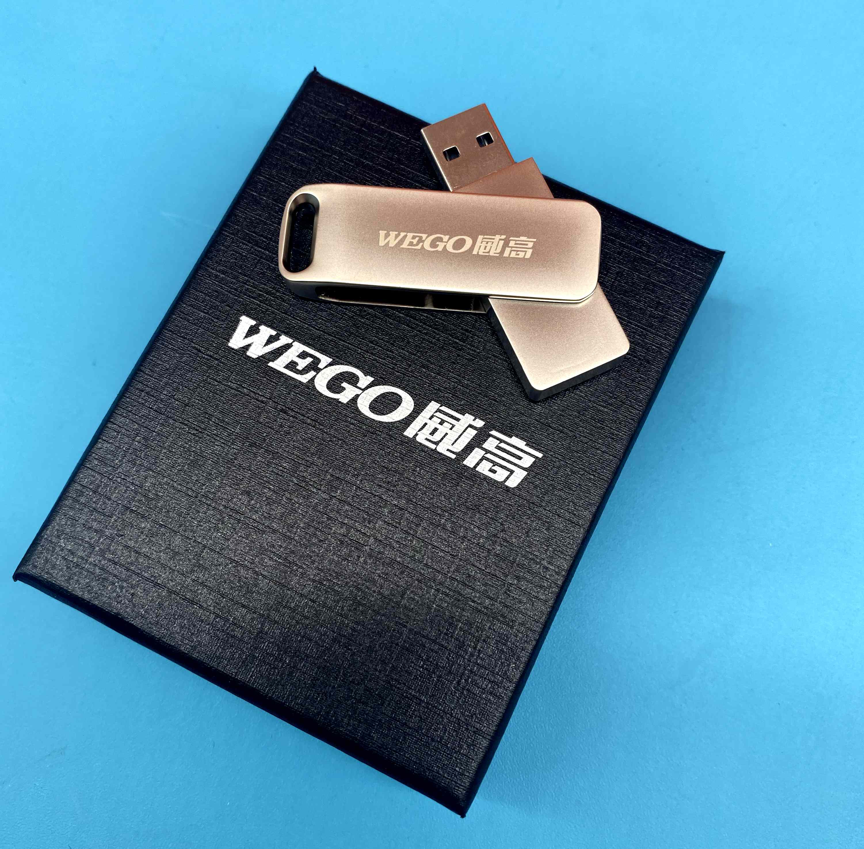 旋轉(zhuǎn)U盤(pán)+威高+醫(yī)藥行業(yè)禮品 旋轉(zhuǎn)U盤(pán)+威高+醫(yī)藥行業(yè)禮品