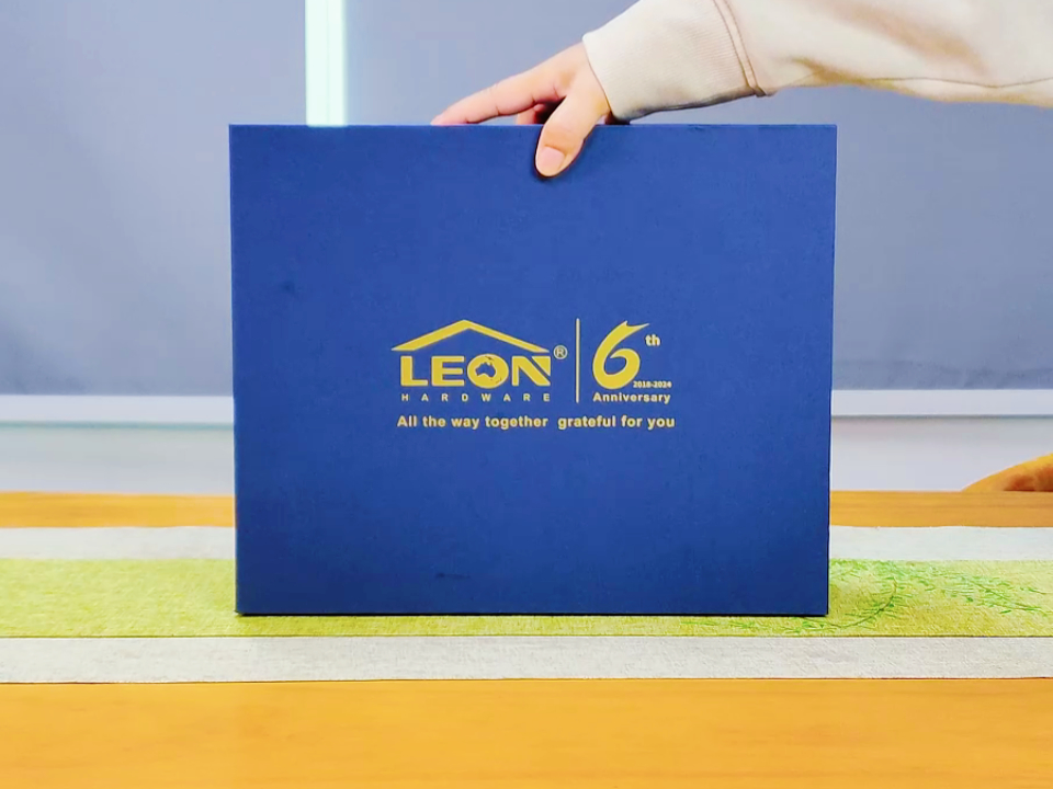 汽車行業(yè)禮品定制：藍(lán)色禮盒與科技感的完美融合