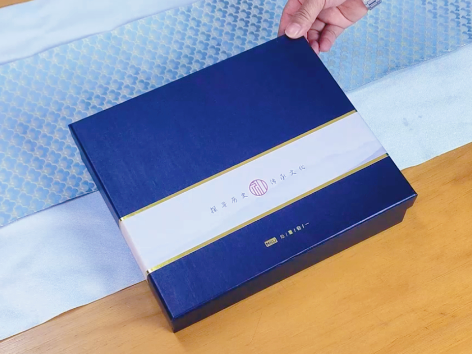 文創(chuàng)禮品定制：秋韻套裝藍色禮盒，企業(yè)定制的優(yōu)雅之選